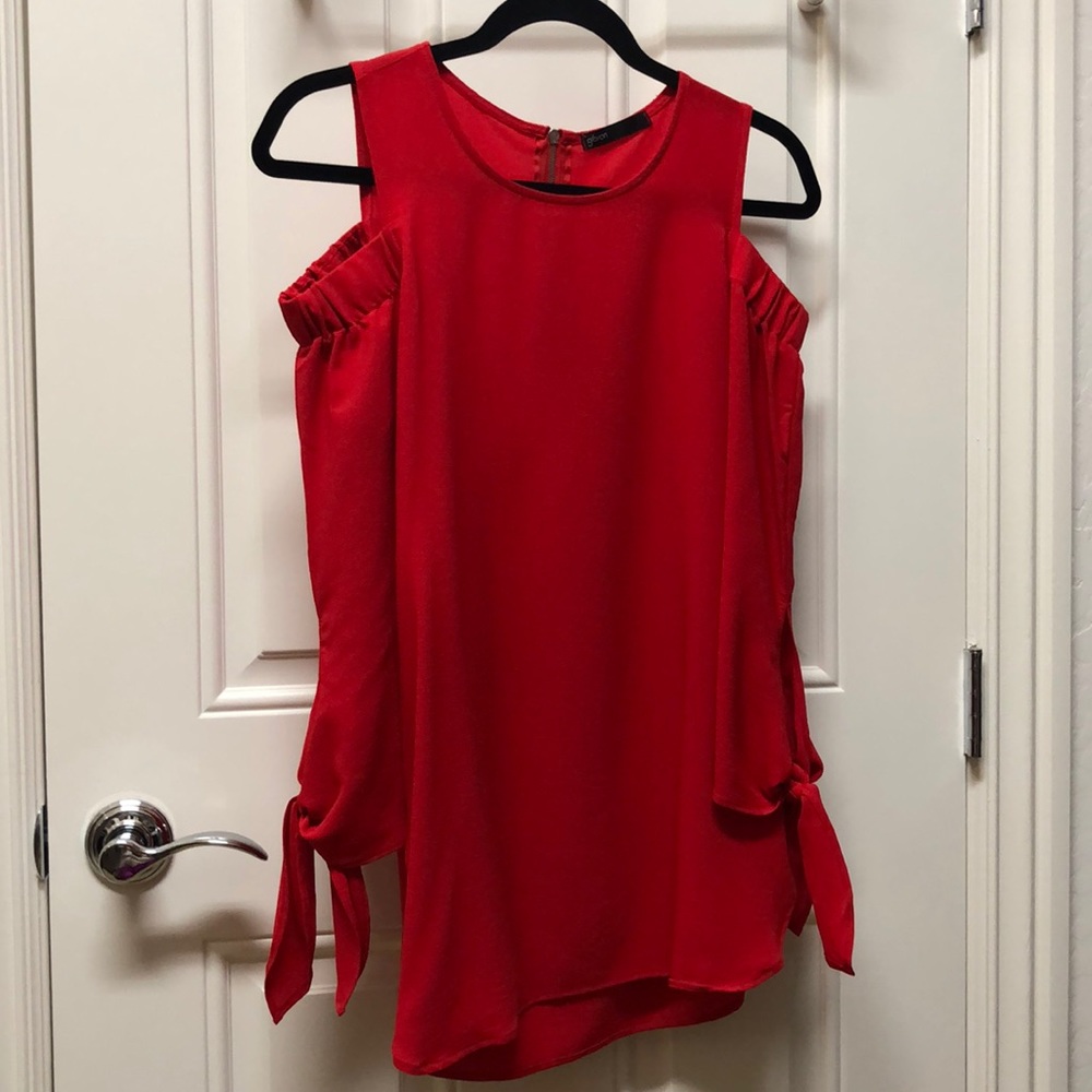 Cold shoulder top